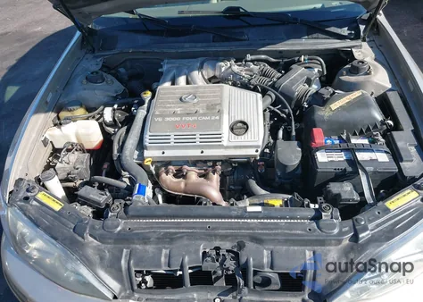 2000 Lexus Es 300 from USA, damaged, VIN JT8BF28G2Y0270068